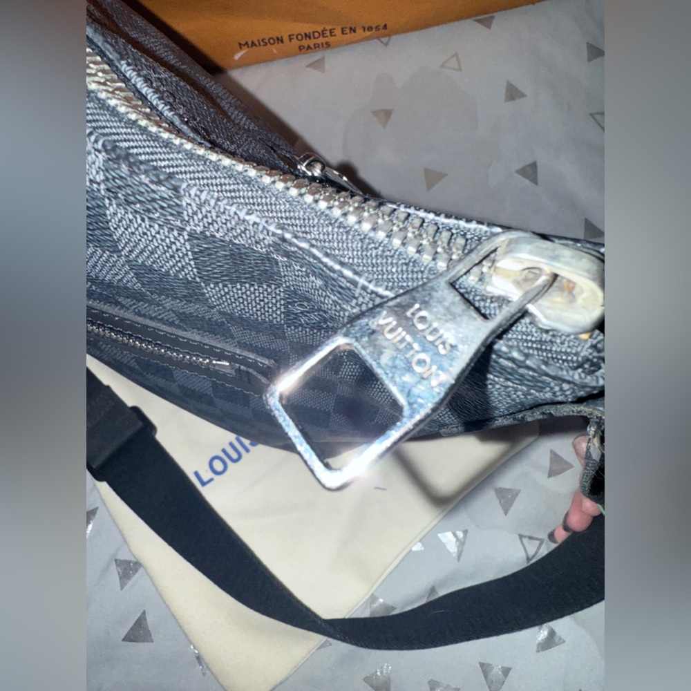 Louis Vuitton Damier Graphite Mick GM - Picture 5 of 15